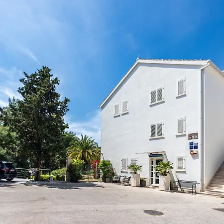 Lavica Dumicic Apartment Podstrana